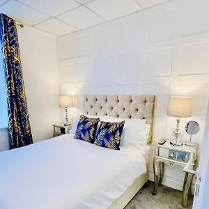 Double Room With Private Bathroom 16 Havelock Street - 6